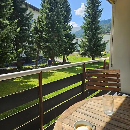 Modernes Mitten In Appartamento Davos